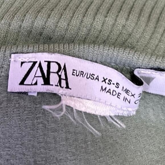 Zara Green Ribbed Knit Long Sleeve Scoop Neck Pointed Hem Crop Top Size XS/S - Picture 3 of 3